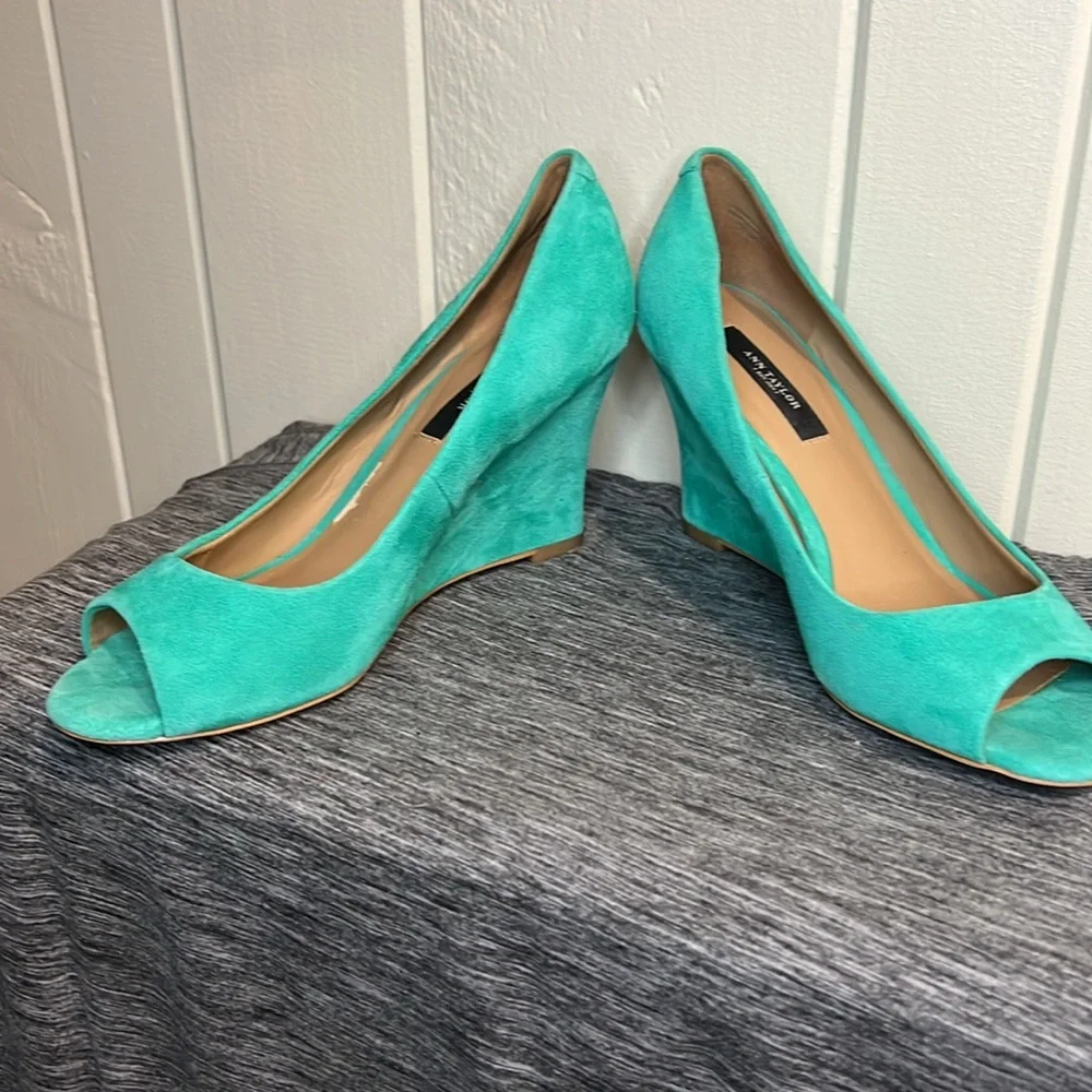 Ann Taylor Open Toe Wedge - Picture 3 of 9